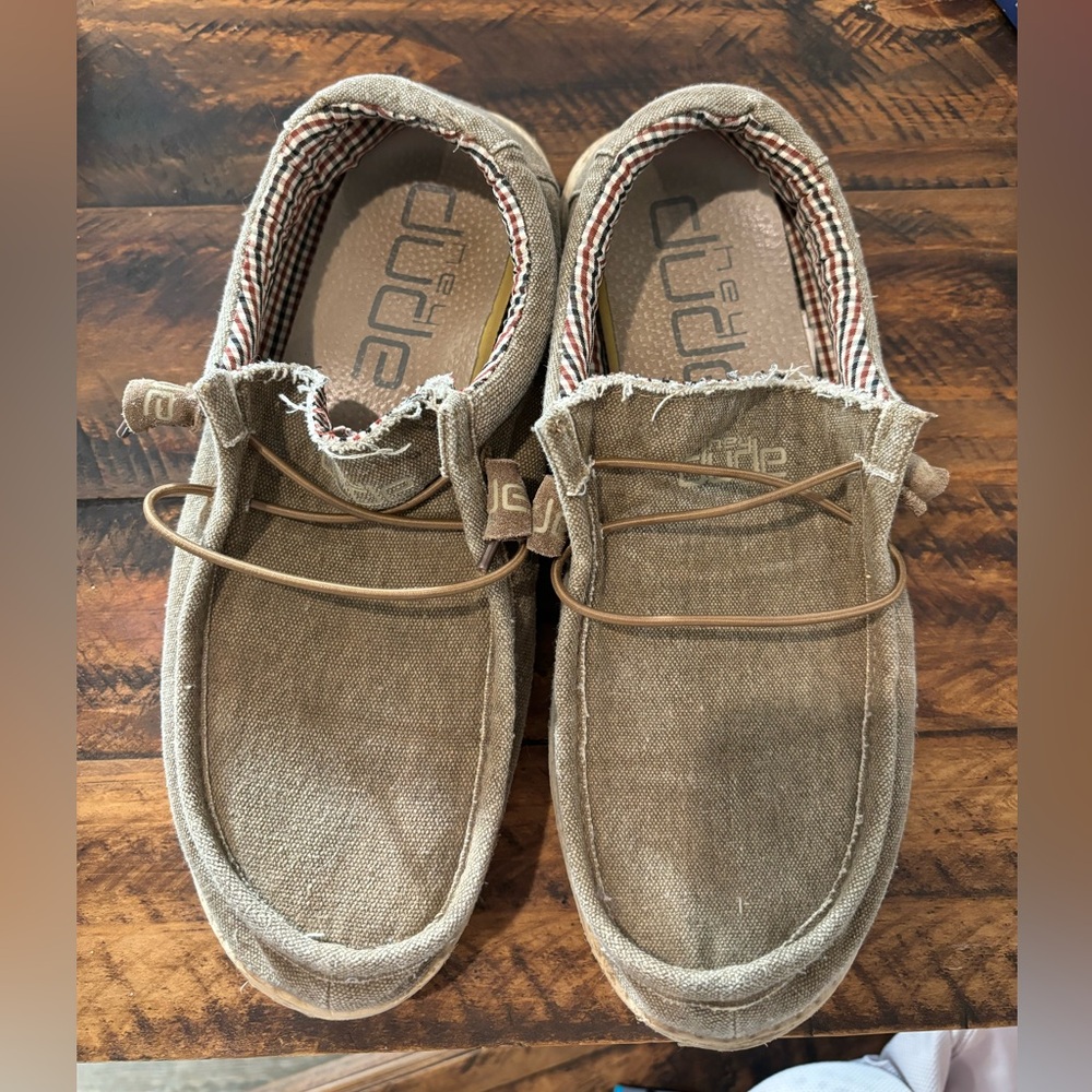 Men’s Size 10 Tan Hey Dude Shoes